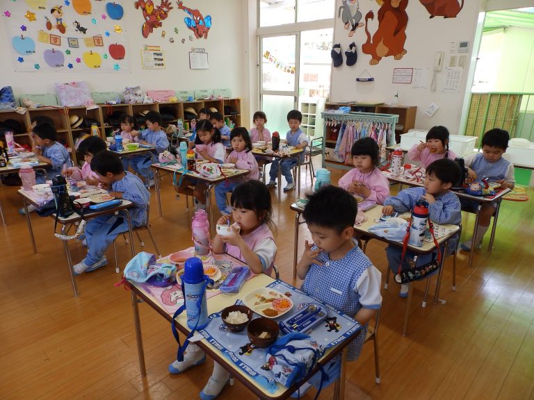 給食の様子 21 まつ組