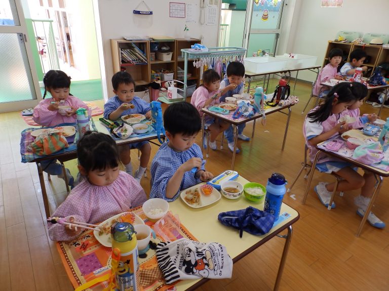 給食の様子 22 まつ組