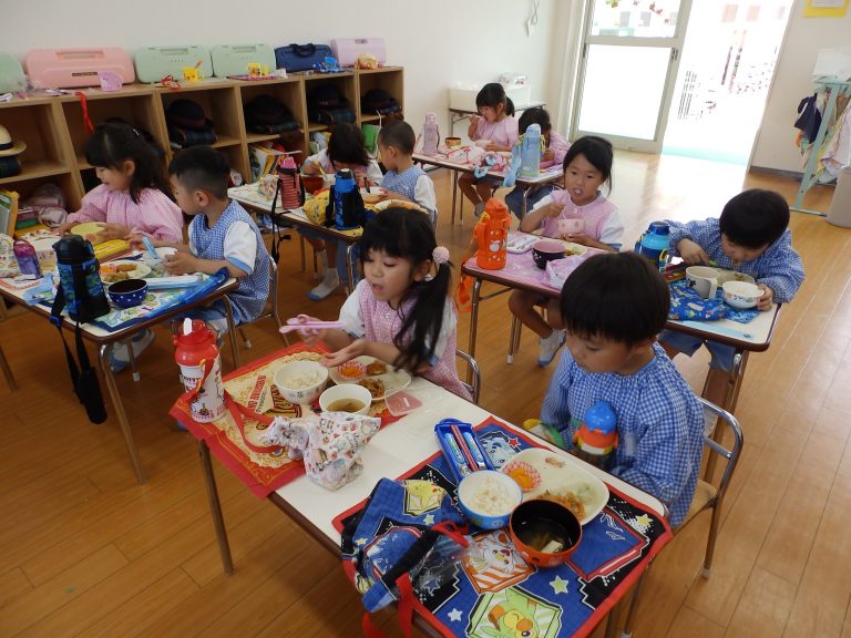 給食の様子 26 たけ組