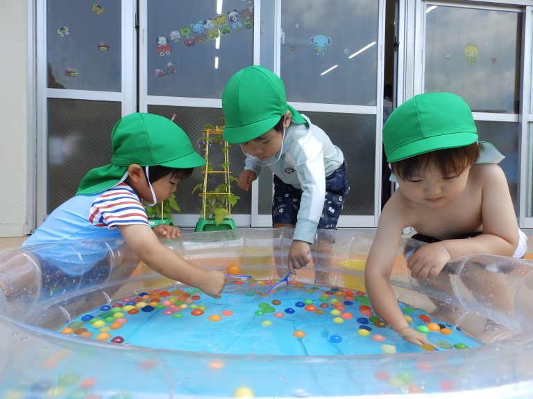 水遊び　㉕　満３歳児