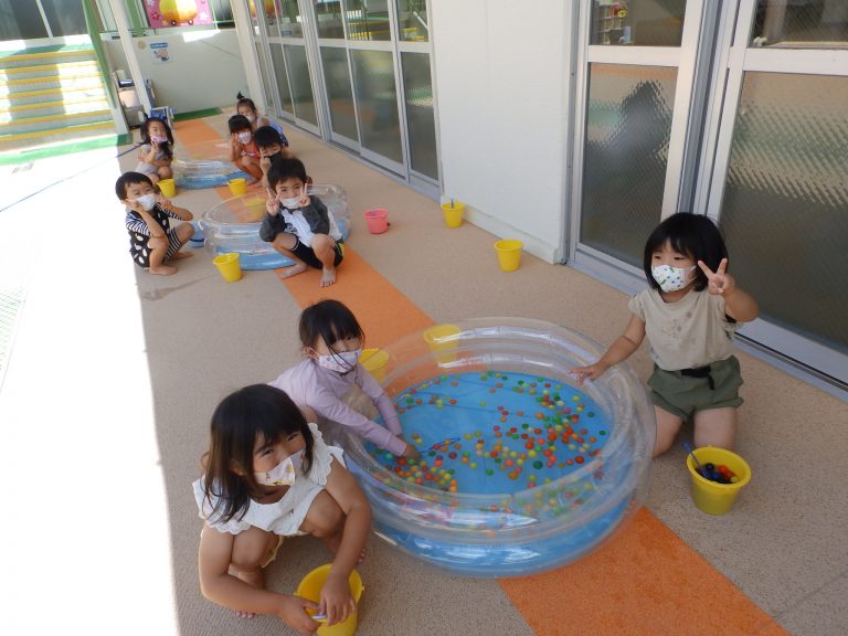 水遊び　➉　年中・満３歳児組