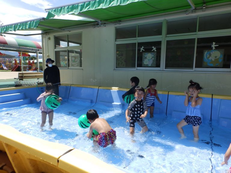 水遊び　⑫　年中・満３歳児組