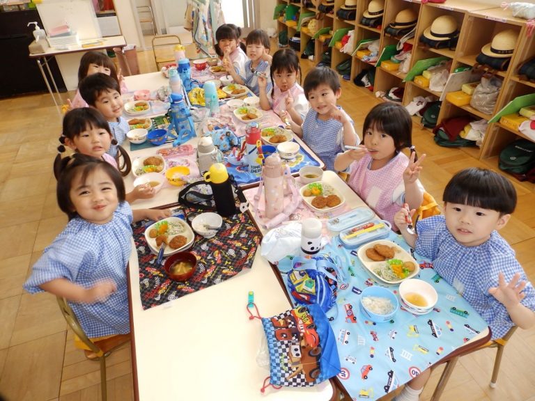 給食の様子　⑭　さくら組