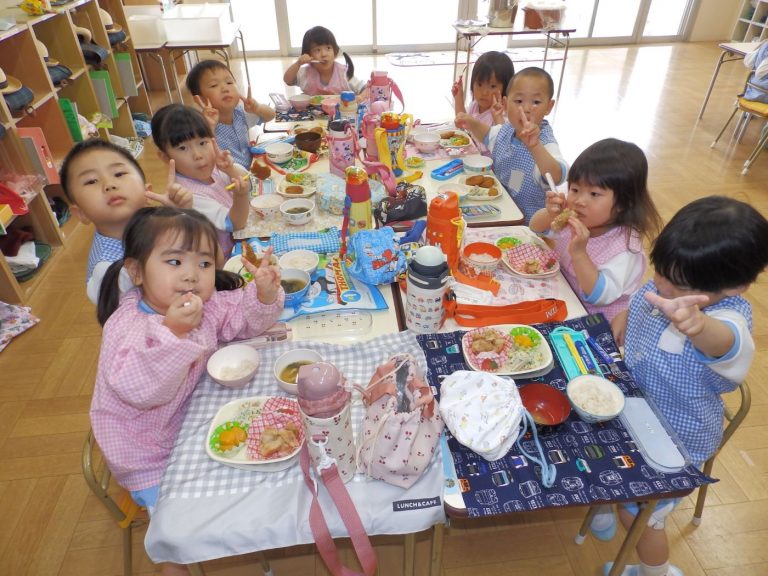 給食の様子　⑨　うめ組