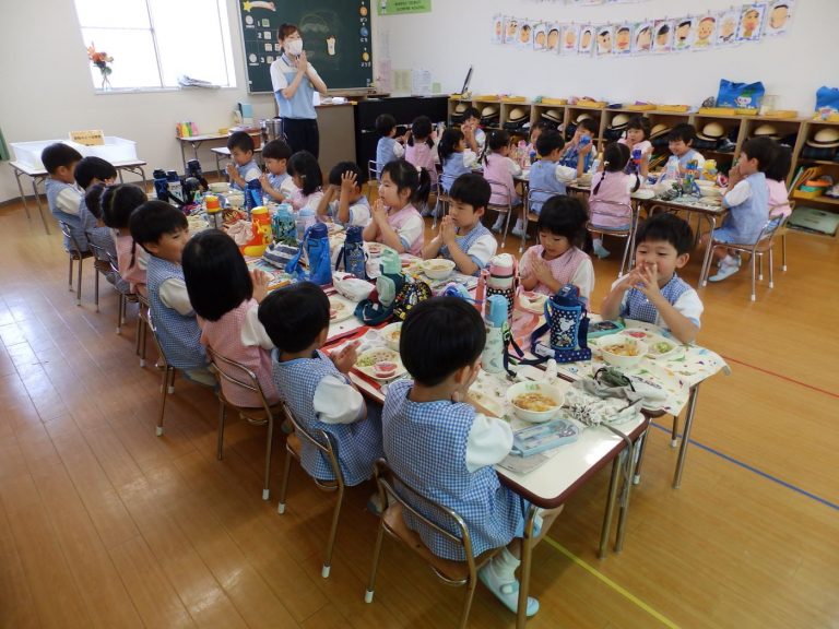 給食の様子　⑭　まつ組