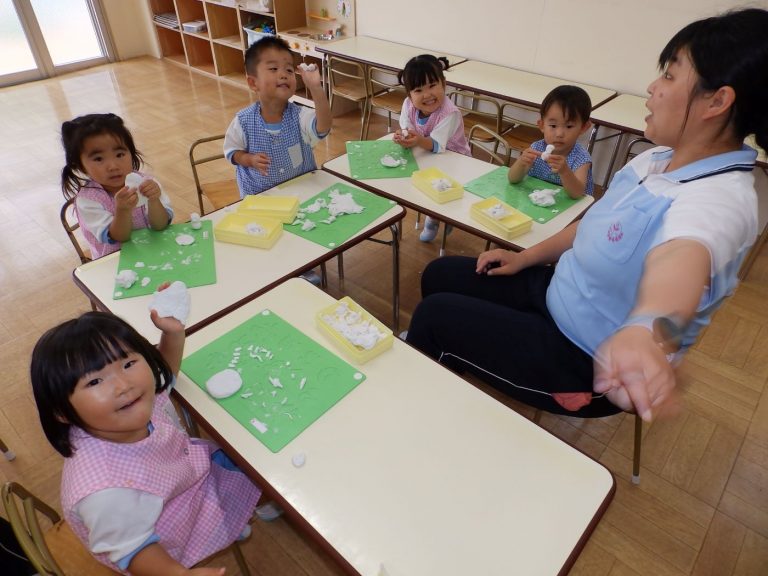 保育の様子　㉑　もも組