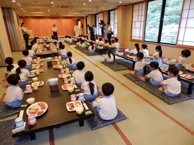 お泊まり保育①　⑪　夕食