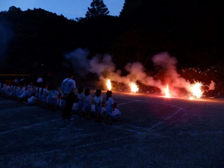 お泊まり保育①　⑱　花火