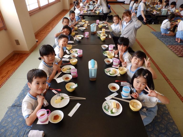 お泊まり保育②　④　朝食