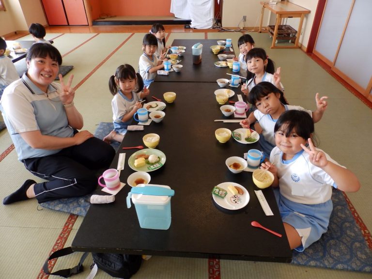 お泊まり保育②　⑤　朝食