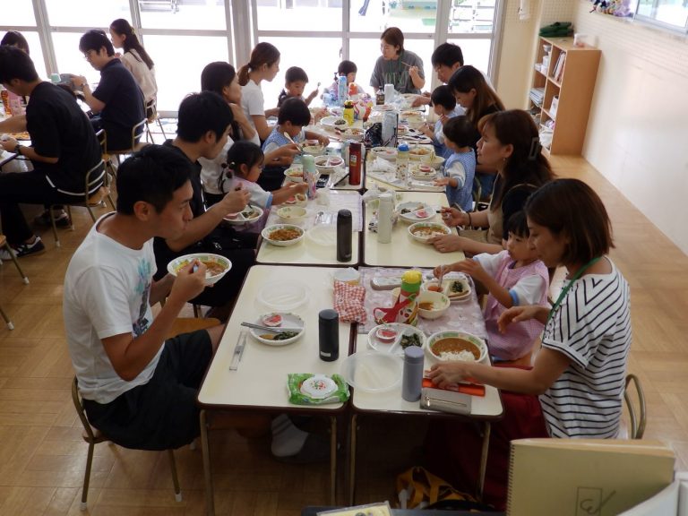 給食参観　⑪　もも組