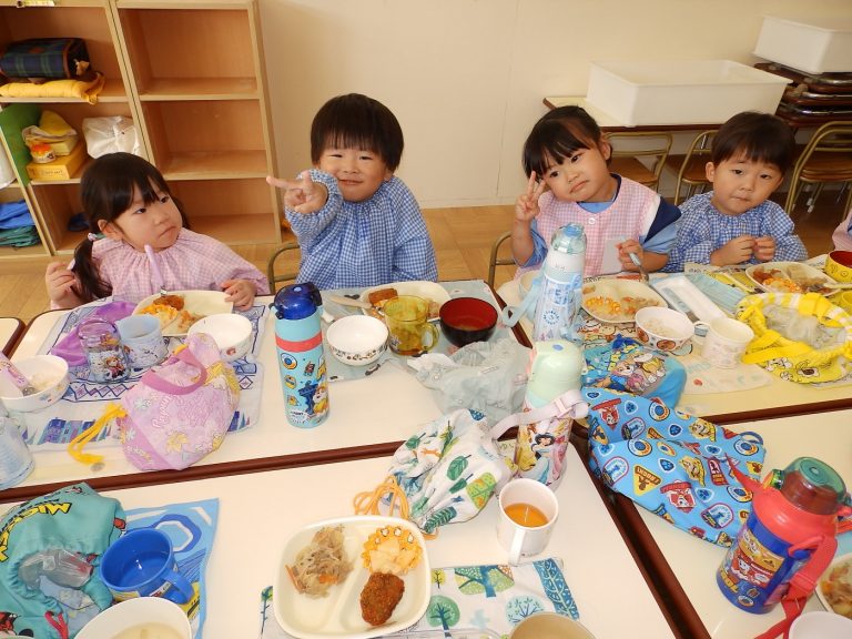 給食　⑭　もも組