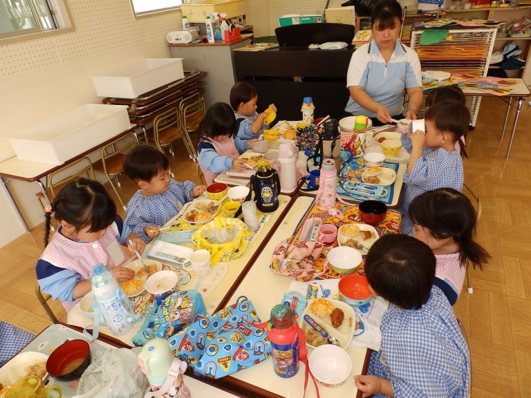 給食　⑰　もも組