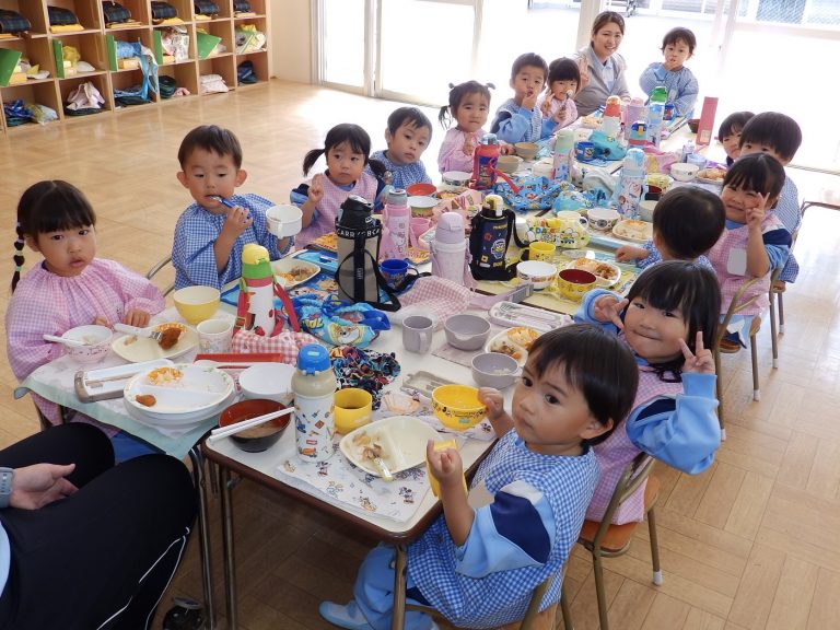 給食　⑱　もも組