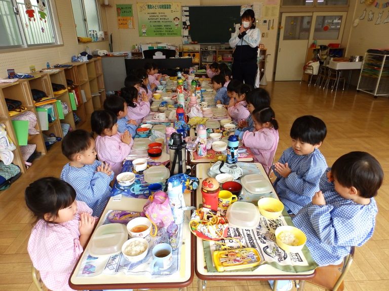 給食　⑪　もも組