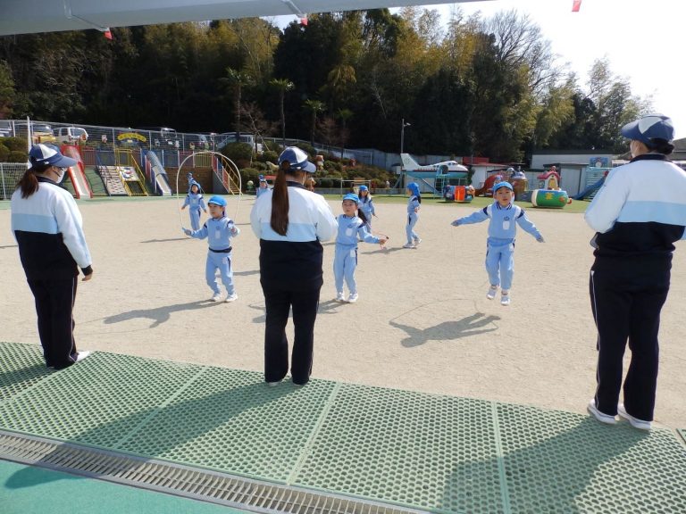 なわとび大会　⑨　すみれ組　