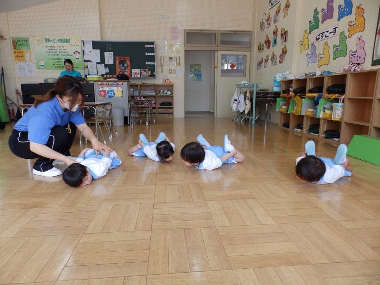保育の様子　⑯　もも組