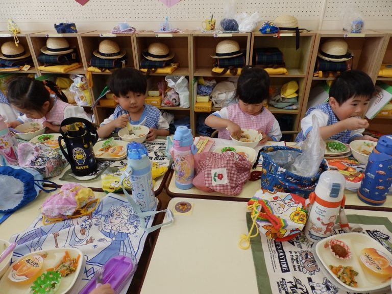 給食の様子　⑩　うめ組