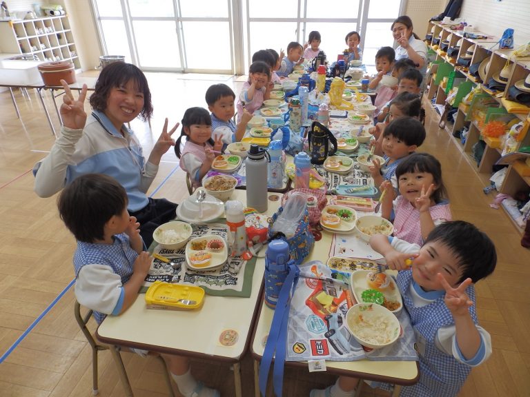 給食の様子　⑪　うめ組