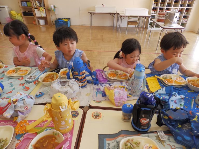 給食の様子　⑪　うめ組