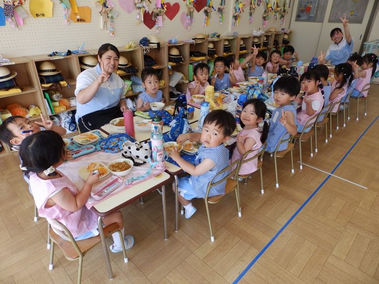 給食の様子　⑭　うめ組