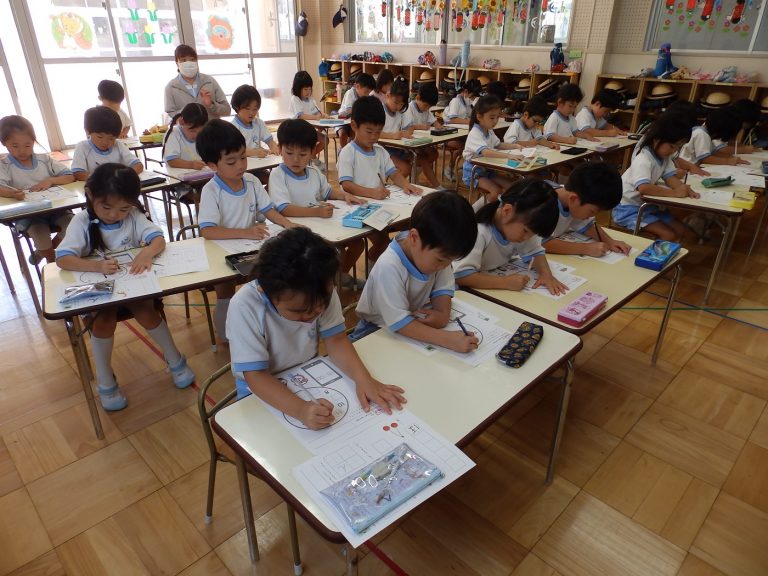 学研教室　⑨　すみれ組