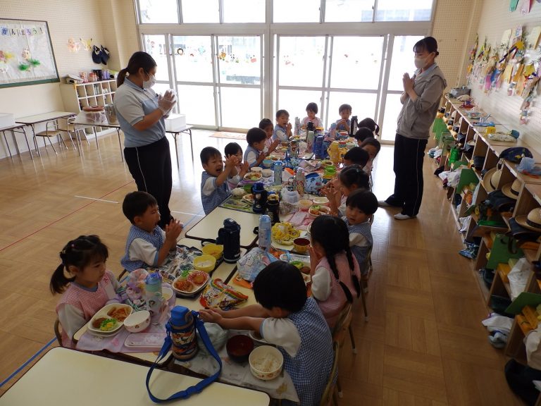 給食の様子　⑩　うめ組