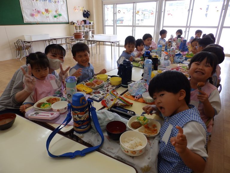 給食の様子　⑬　うめ組