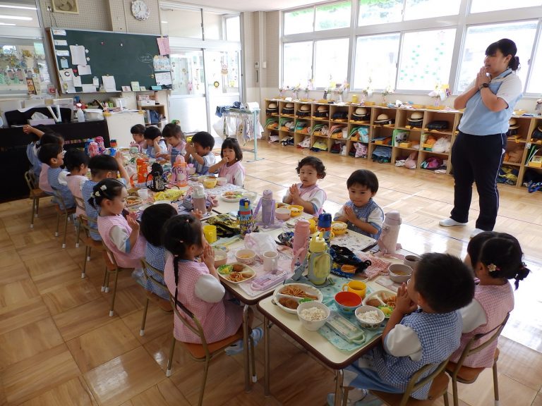 給食の様子　⑭　さくら組