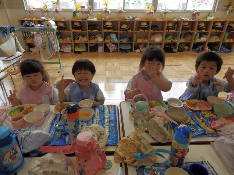 給食の様子　⑰　さくら組