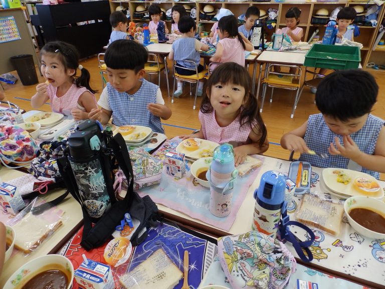 給食の様子　⑩　まつ組