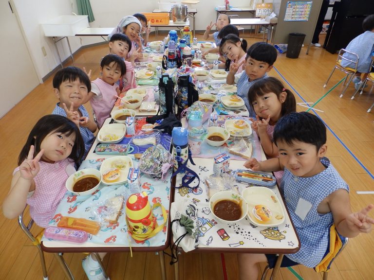 給食の様子　⑬　まつ組
