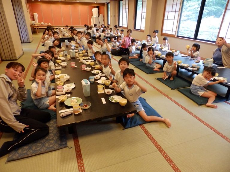 お泊まり保育　㉜　れんげ組