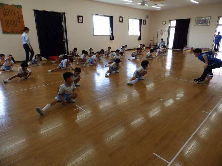 保育の様子　①　すみれ組