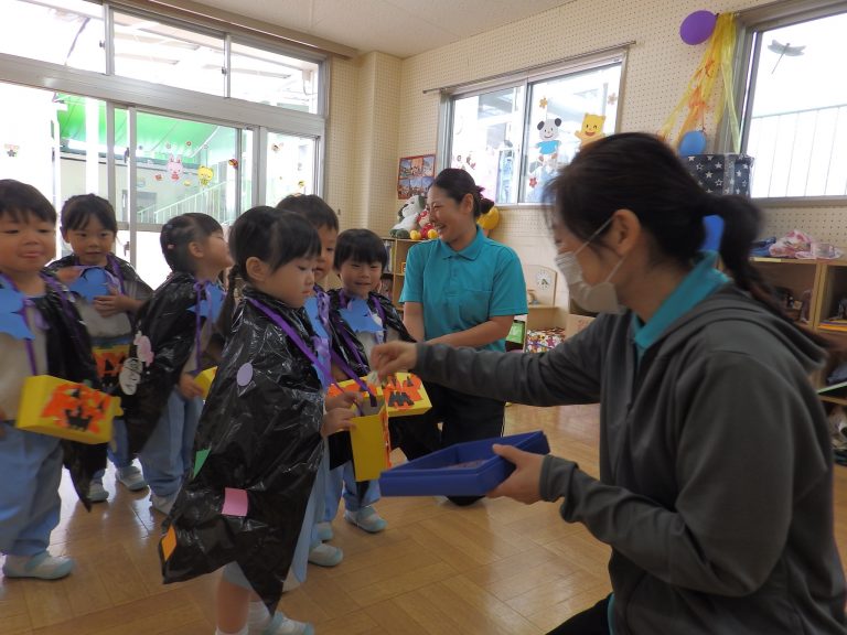 保育の様子　⑨　もも組