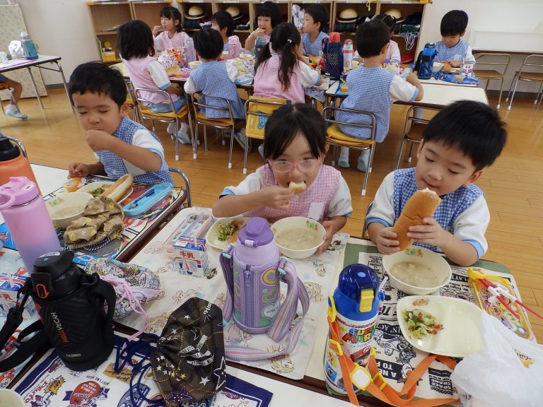 給食の様子　⑪　たけ組