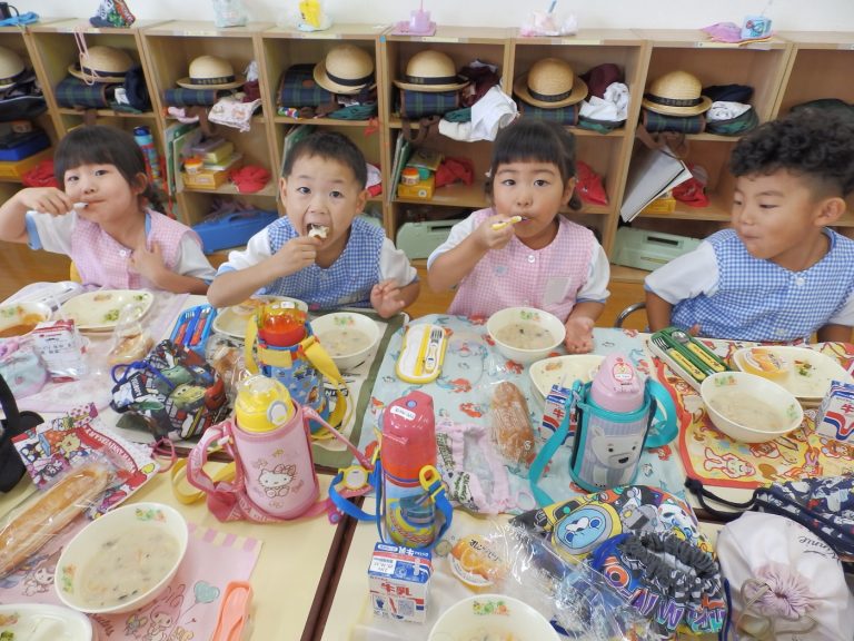 給食の様子　⑱　まつ組