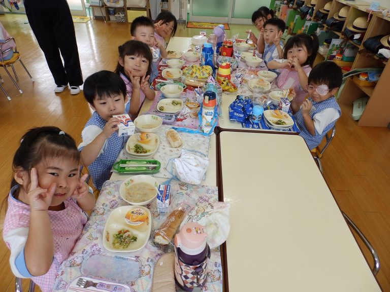 給食の様子　⑳　まつ組
