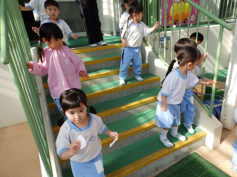 保育の様子　⑬　もも組