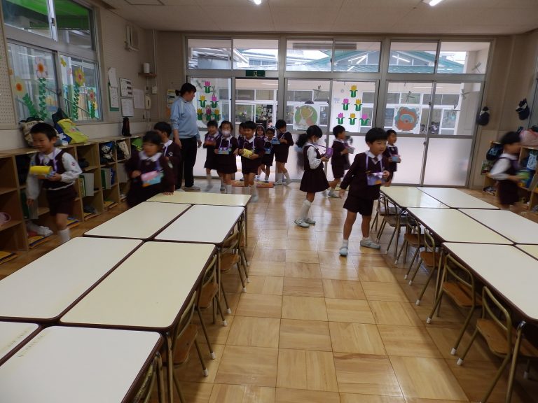 保育の様子　⑬　すみれ組