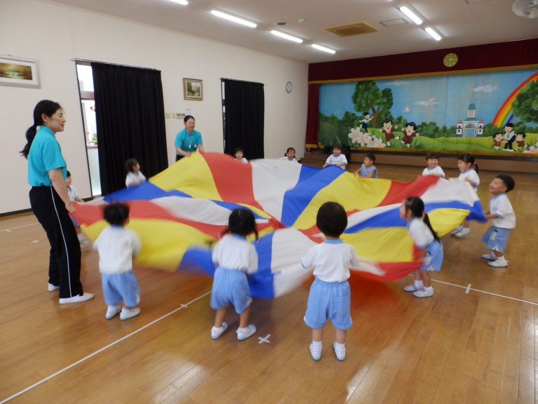 保育の様子　㉔　もも組