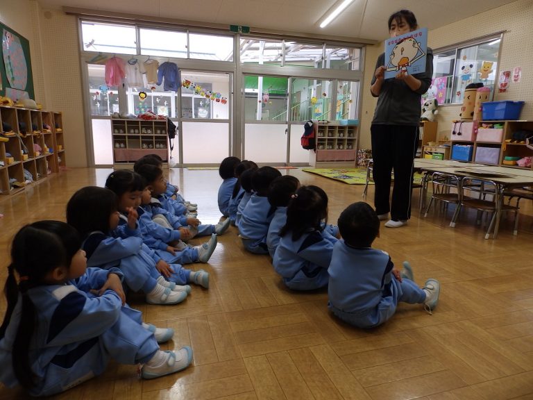 保育の様子　⑬　もも組