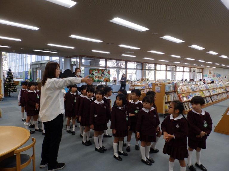 図書館見学　③