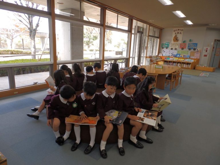 図書館見学　④