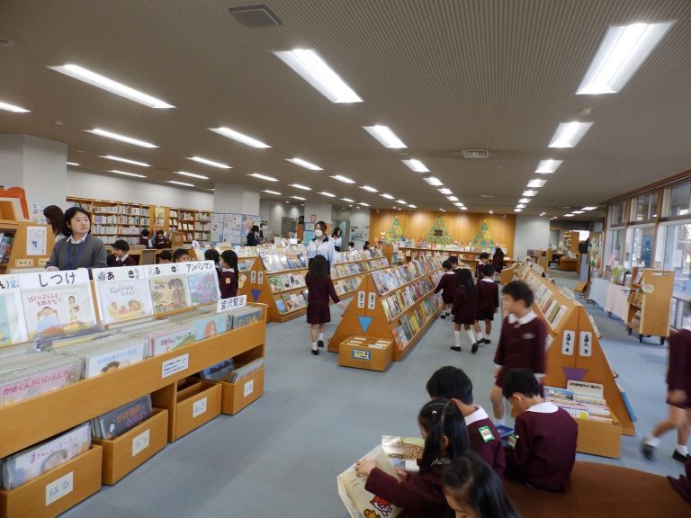図書館見学　⑤