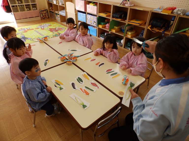 保育の様子　①　もも組