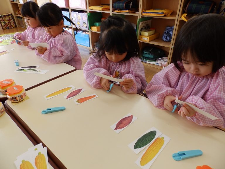 保育の様子　②　もも組