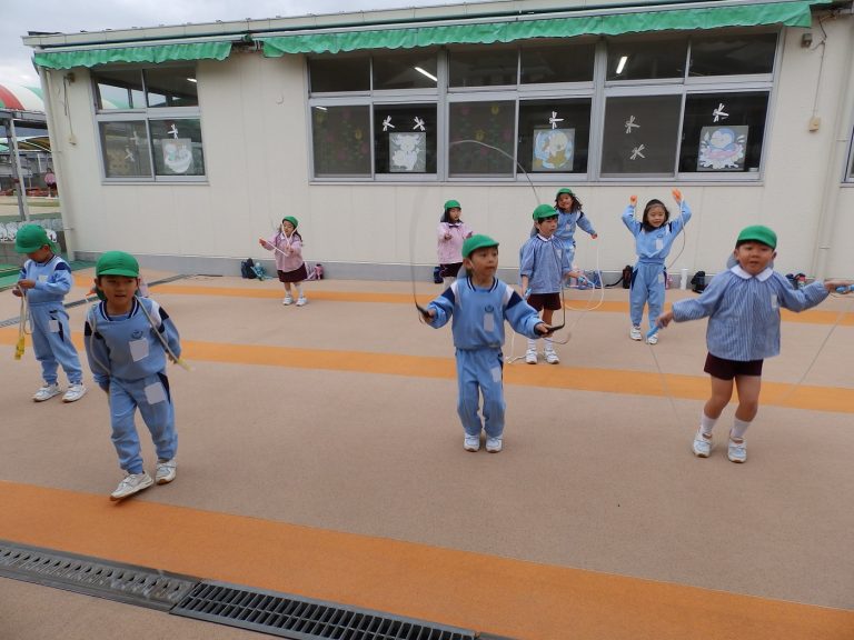 保育の様子　①　すみれ組