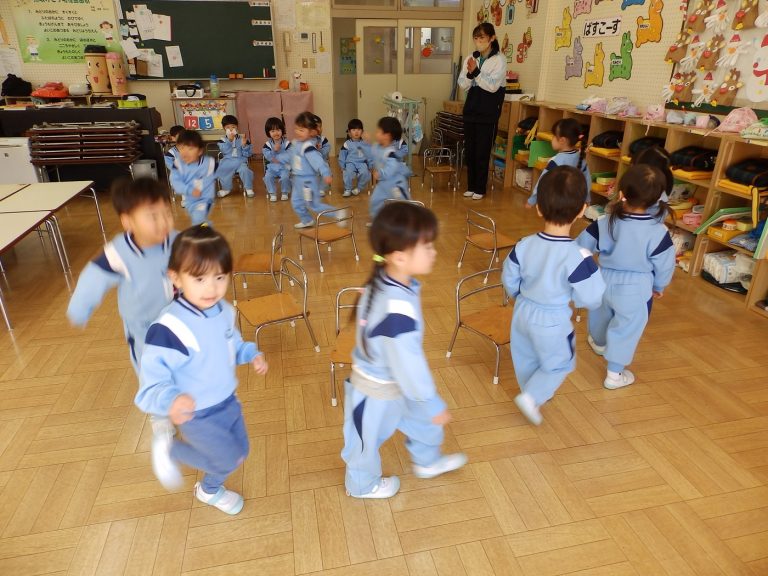 保育の様子　⑫　もも組