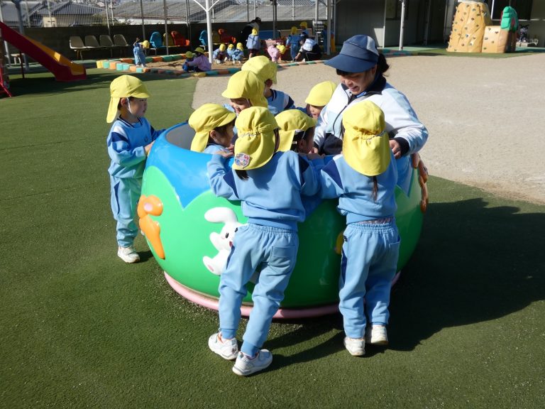 外遊び　⑪　年少組